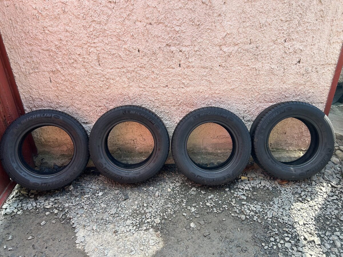 Prodám gumy 195/65/15 Michelin