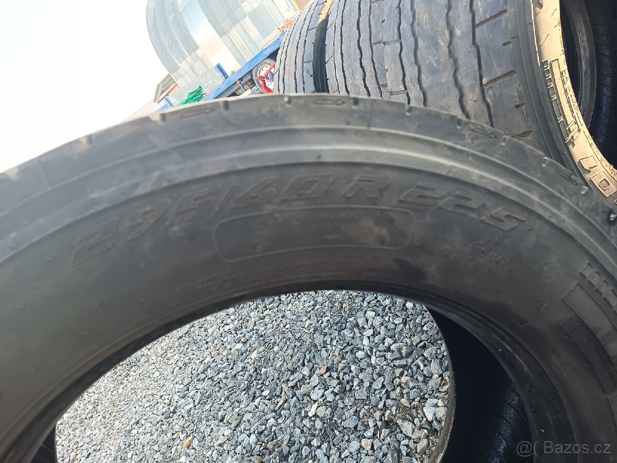 Nakladni pneu 295/60 r22,5