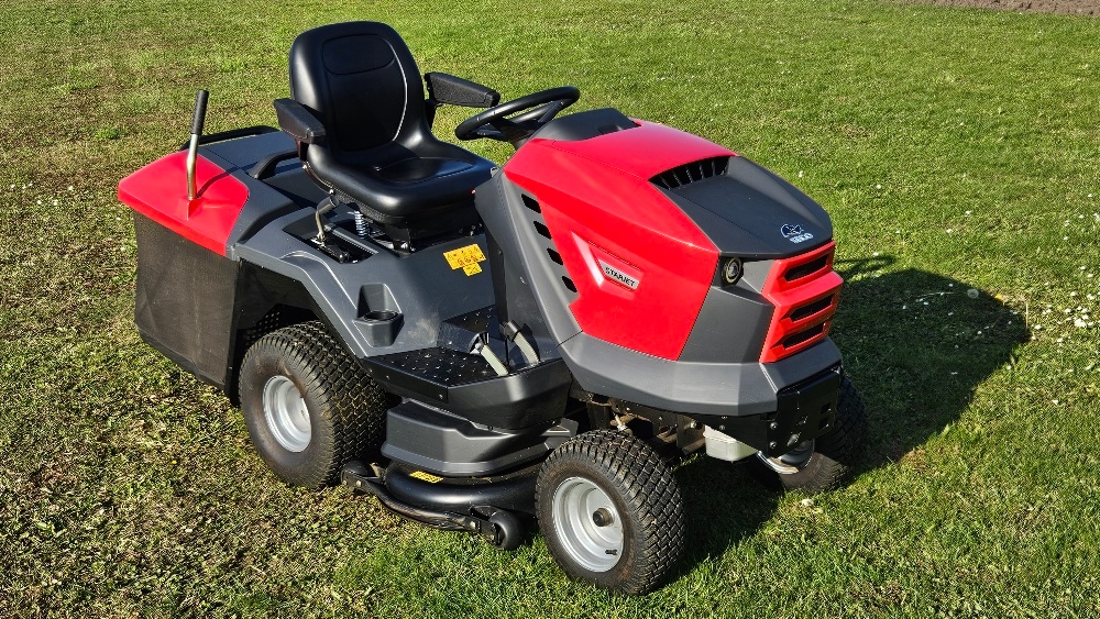SECO Starjet P5 - poloprofi zahradní traktor - jen 53mth