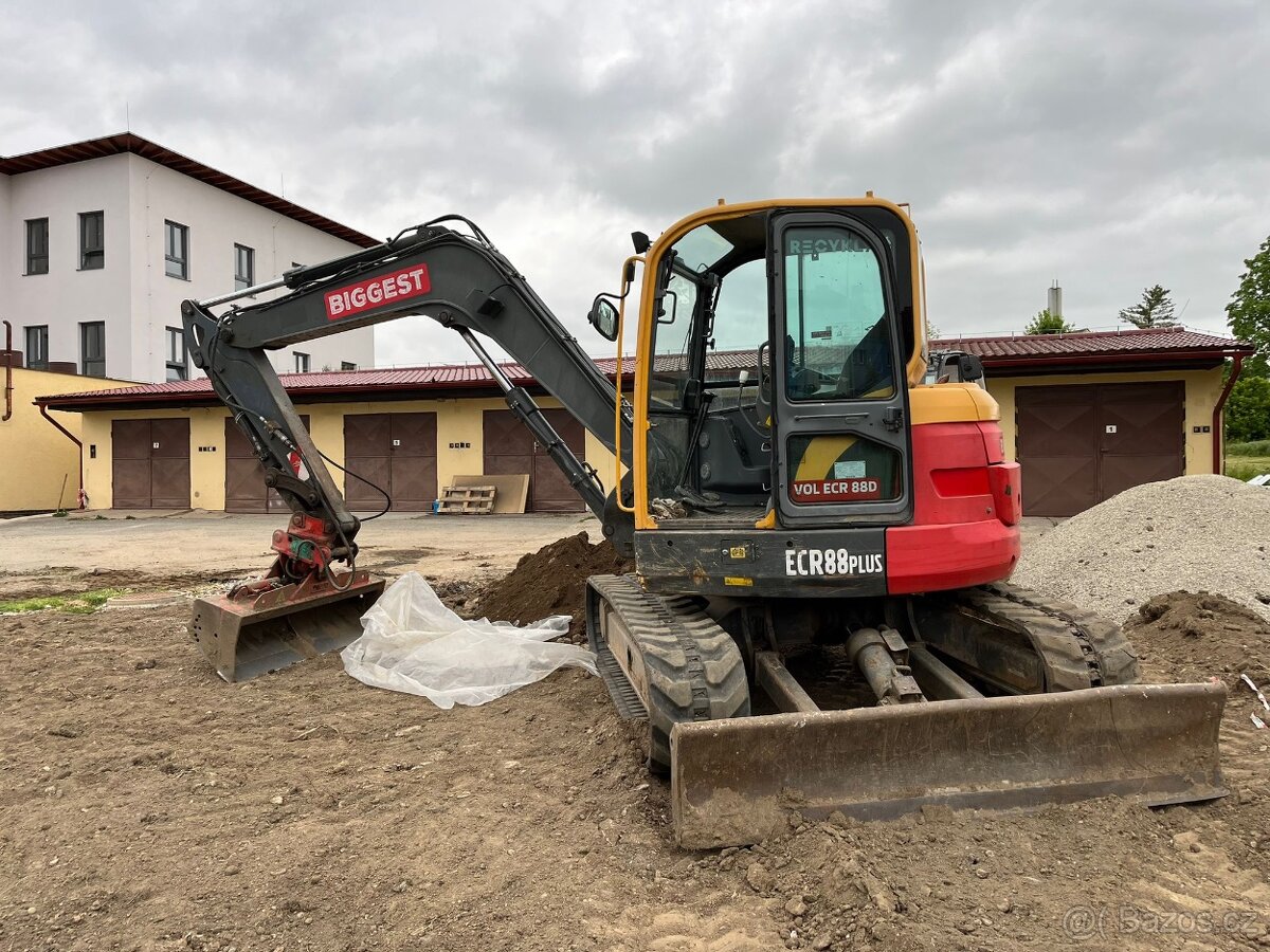 Minirypadlo VOLVO ECR 88