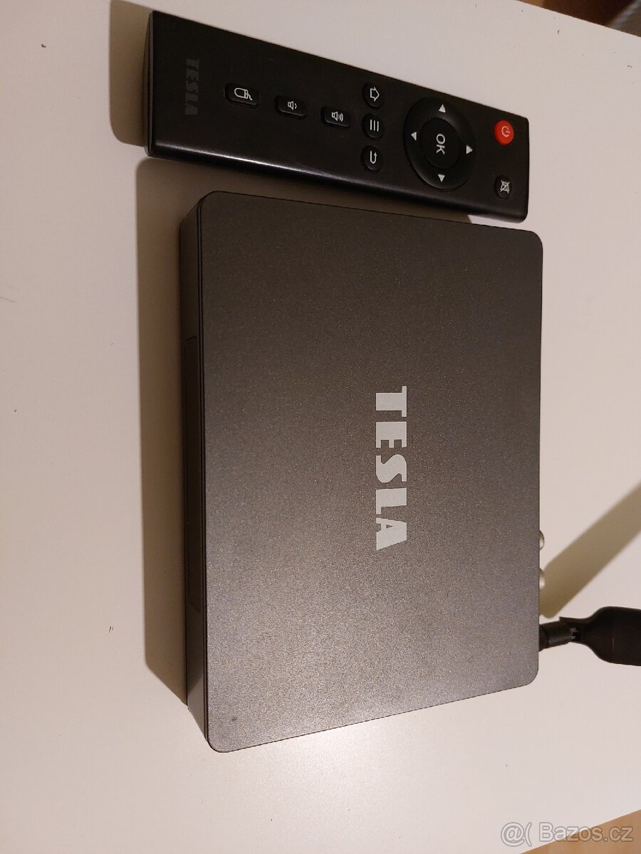 DVB-T2 HEVC + 4K multimediální centrum Tesla Mediabox XT650