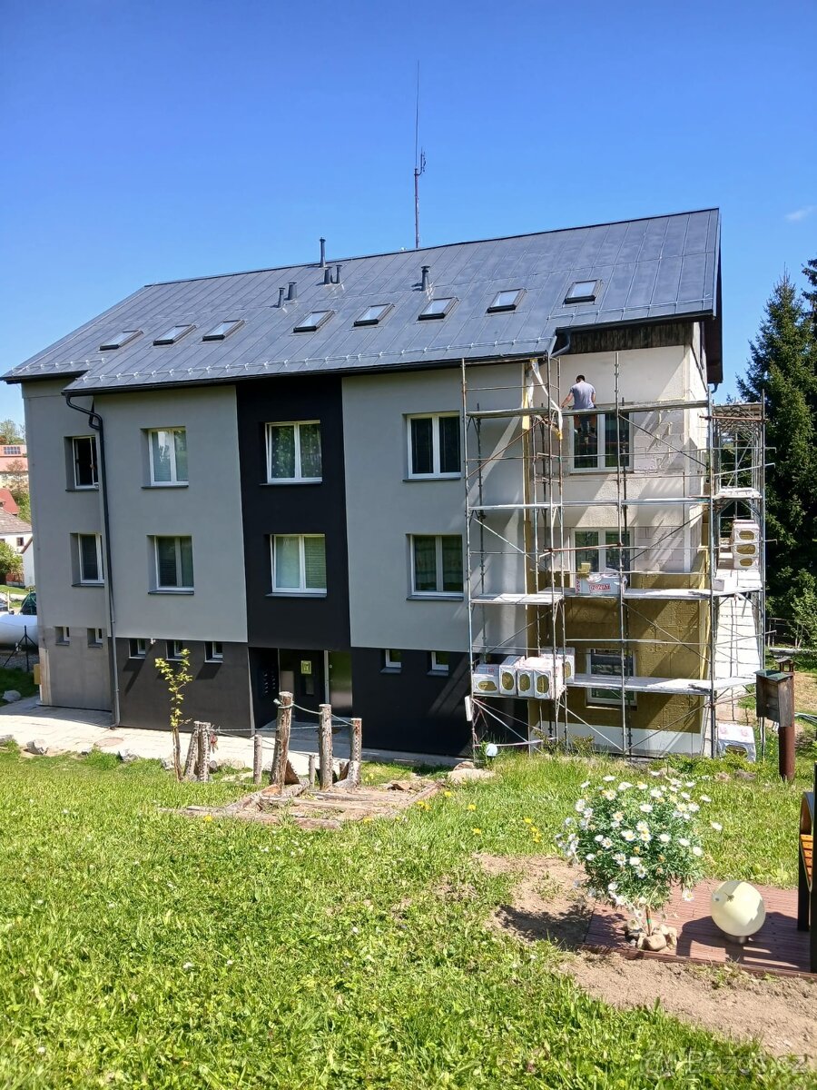 Pronájem bytu 1+kk 24 m² Chroboly