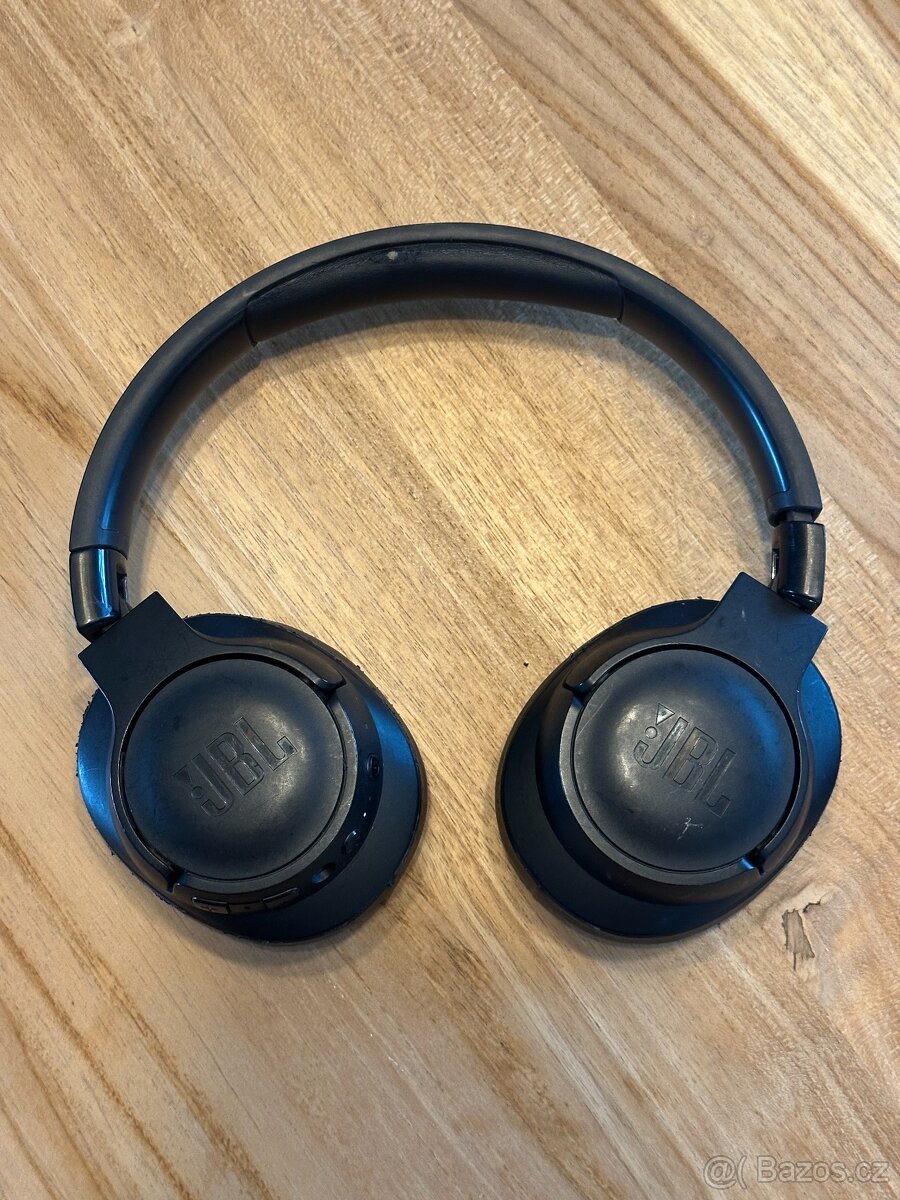 Bezdrátová sluchátka JBL Tune 760 NC černá 2