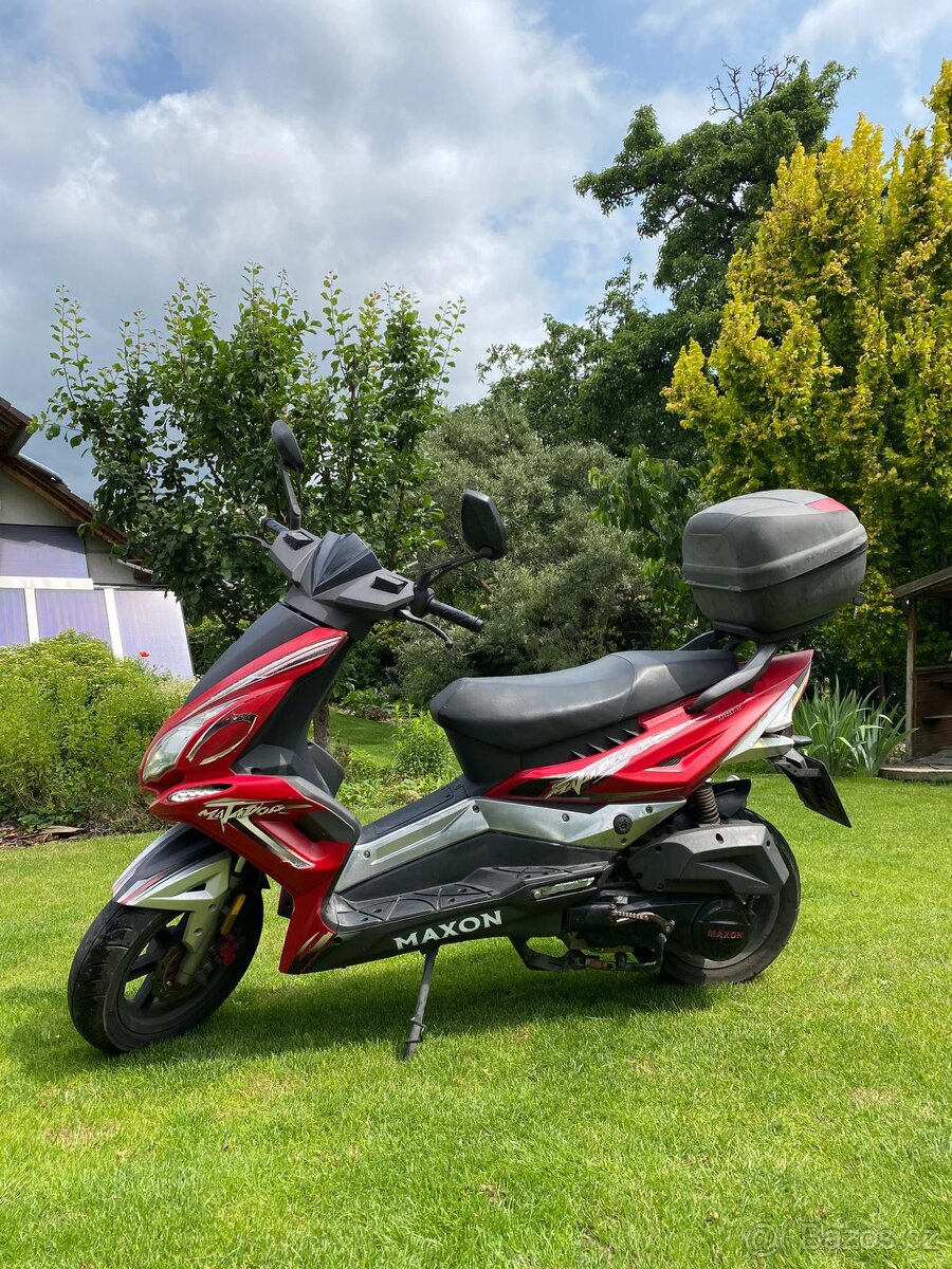 Maxon Matador 125 rodinný skútr.