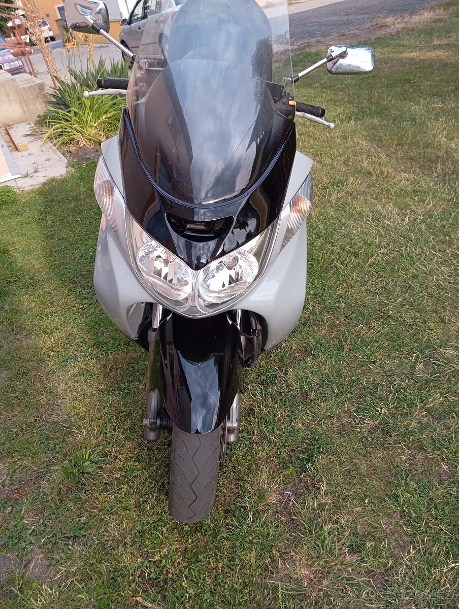 Suzuki Burgman 400