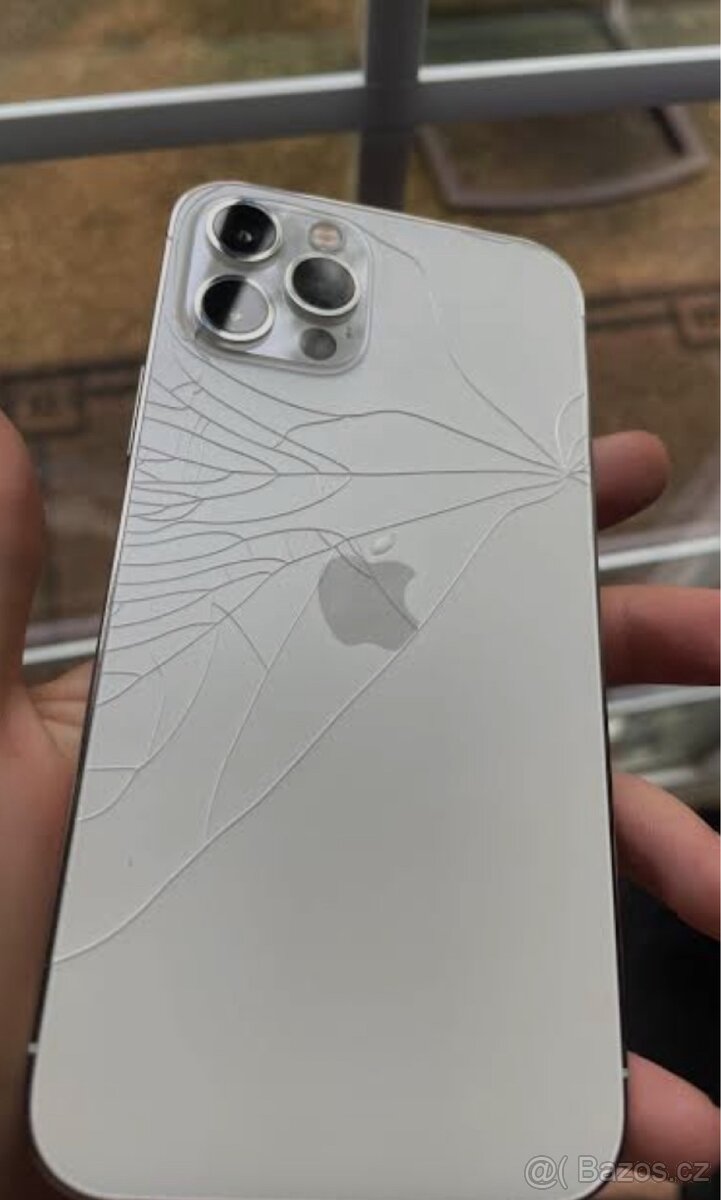 iPhone rozbitý blokovaný