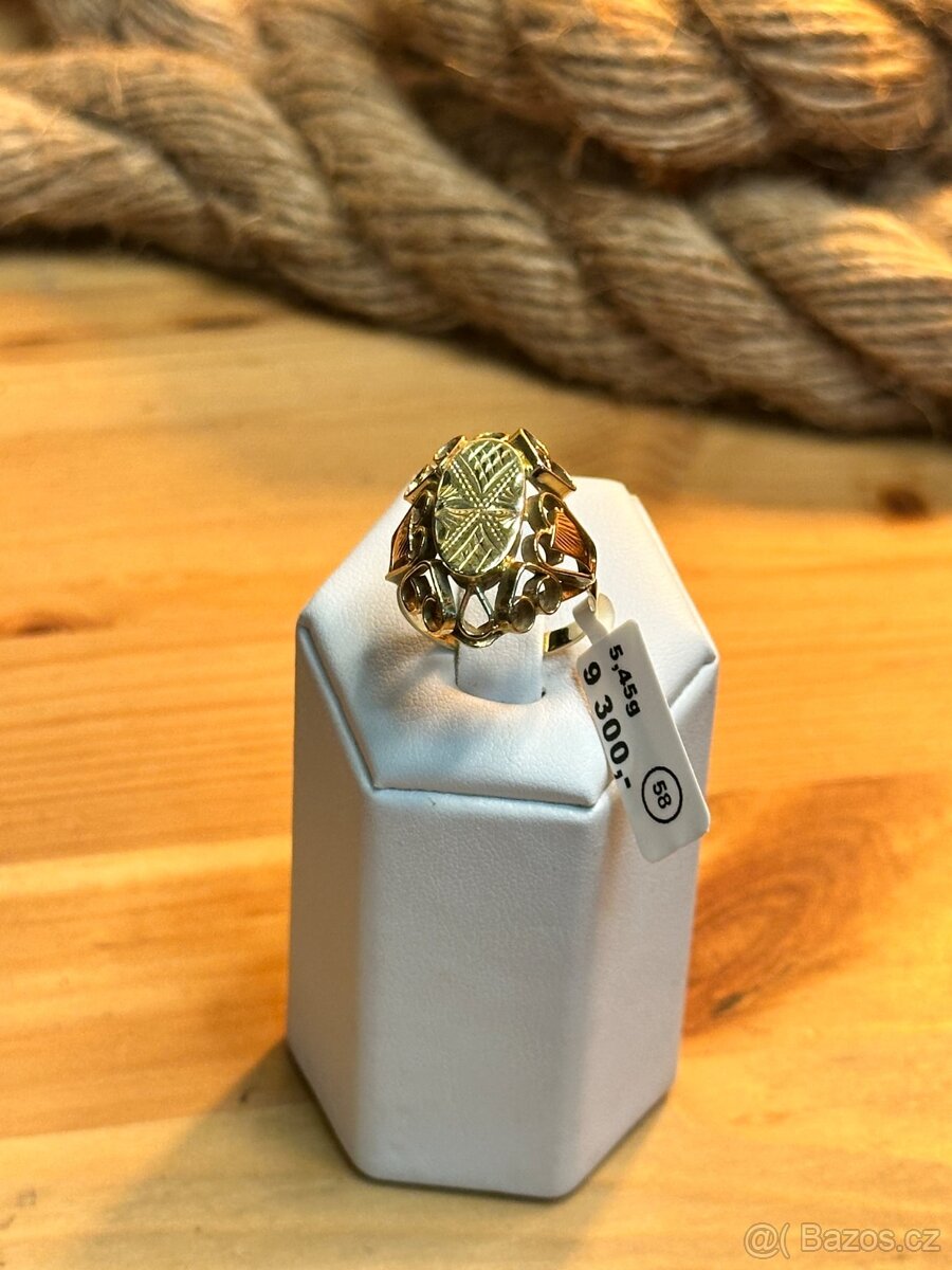 Zlatý prsten 5,45g (1706 Kč/g)
