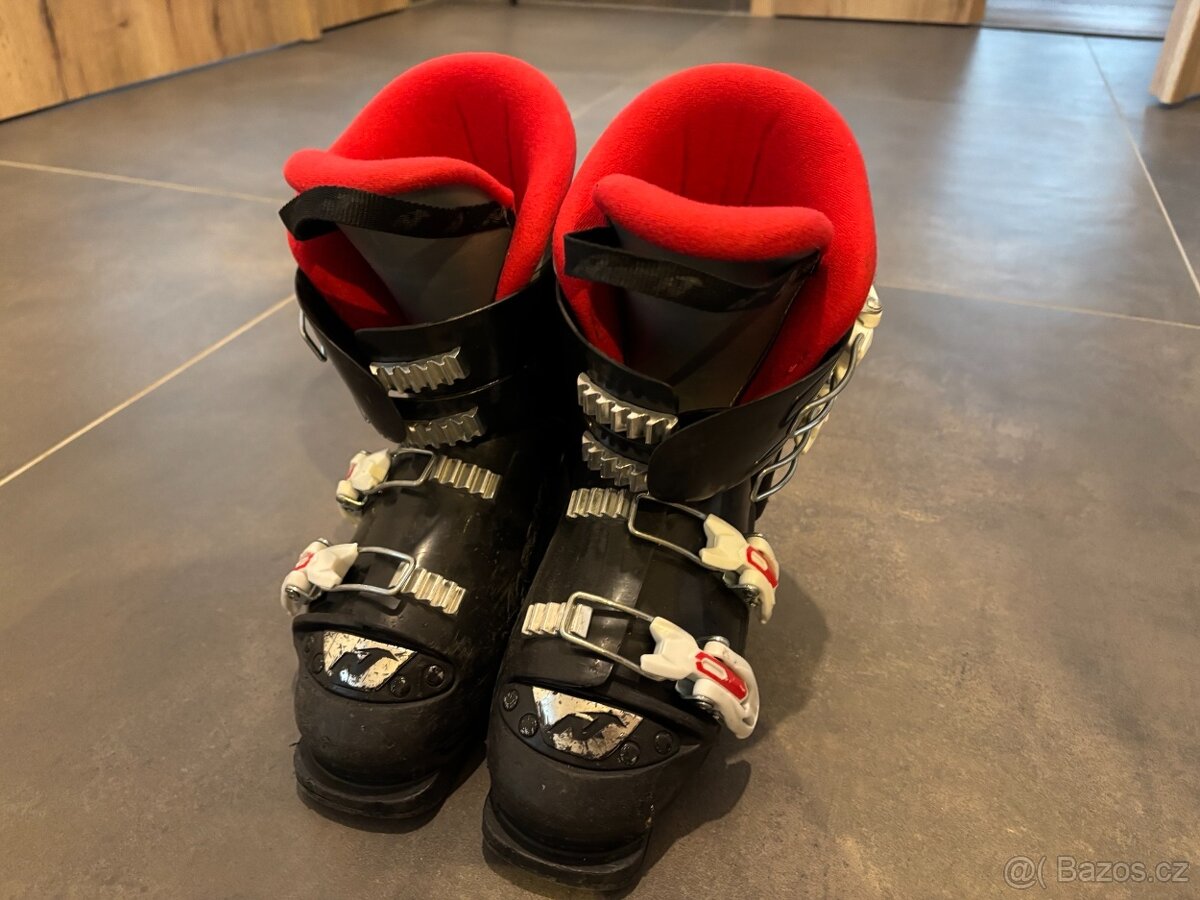 Dětské lyžařské boty Nordica (vel. 23,5)
