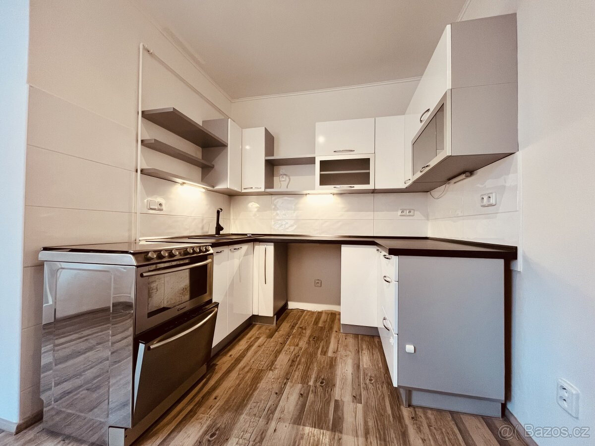 Pronájem bytu 1+1, Garážní, Moravská Ostrava, 8900 Kč/měs, 4