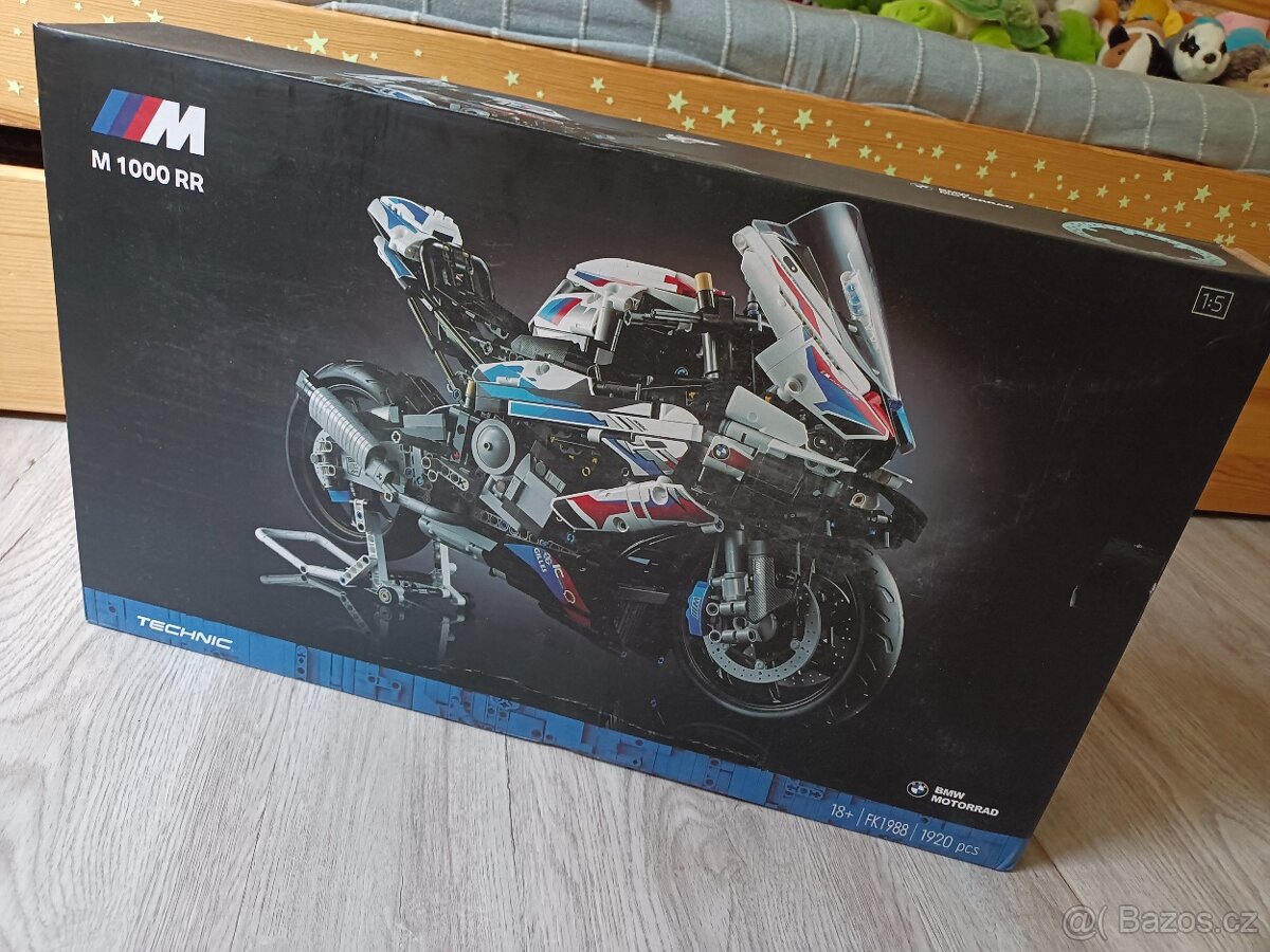 model TECHNIC - BMW M1000RR