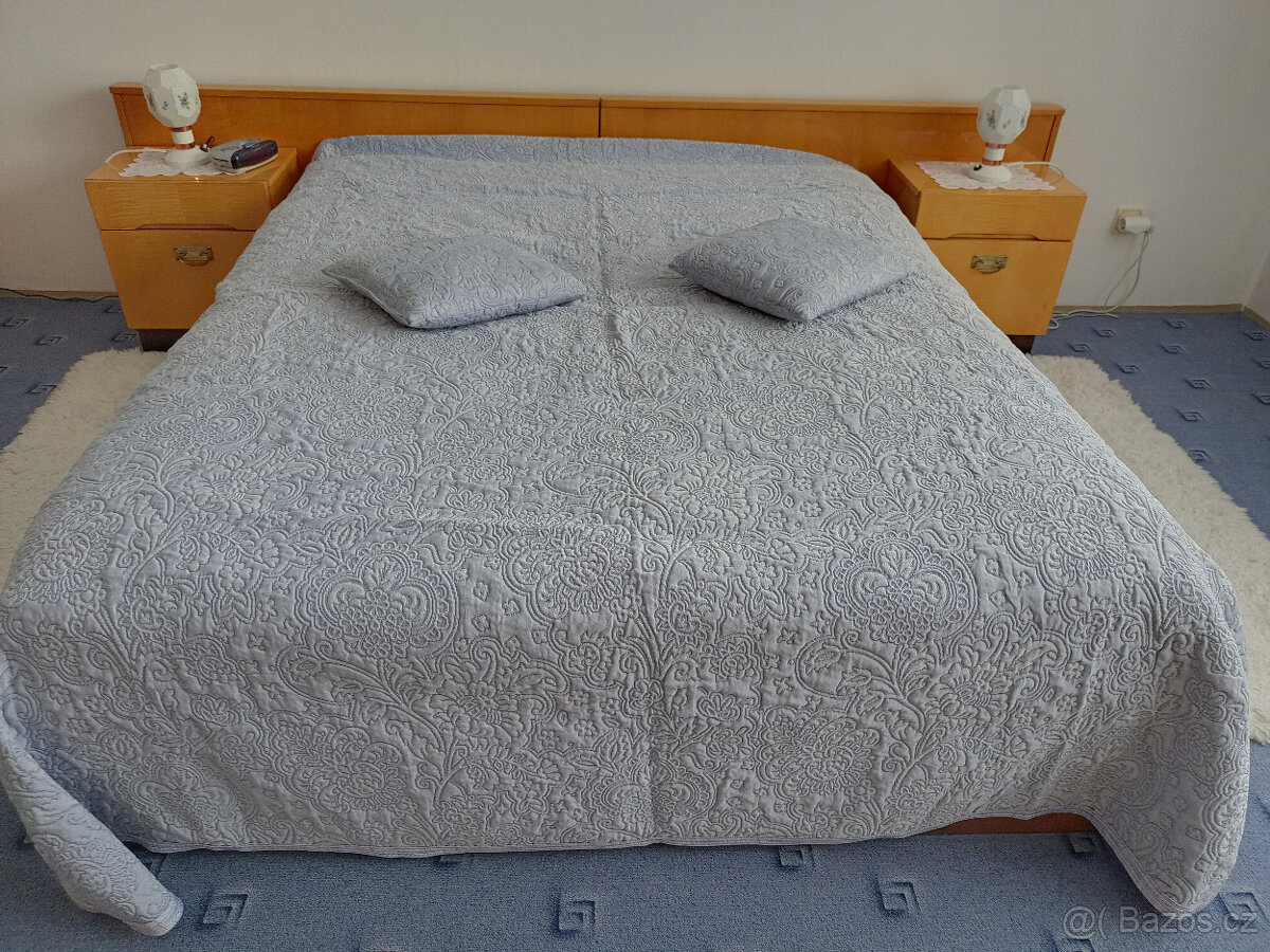 Přehoz přes postele