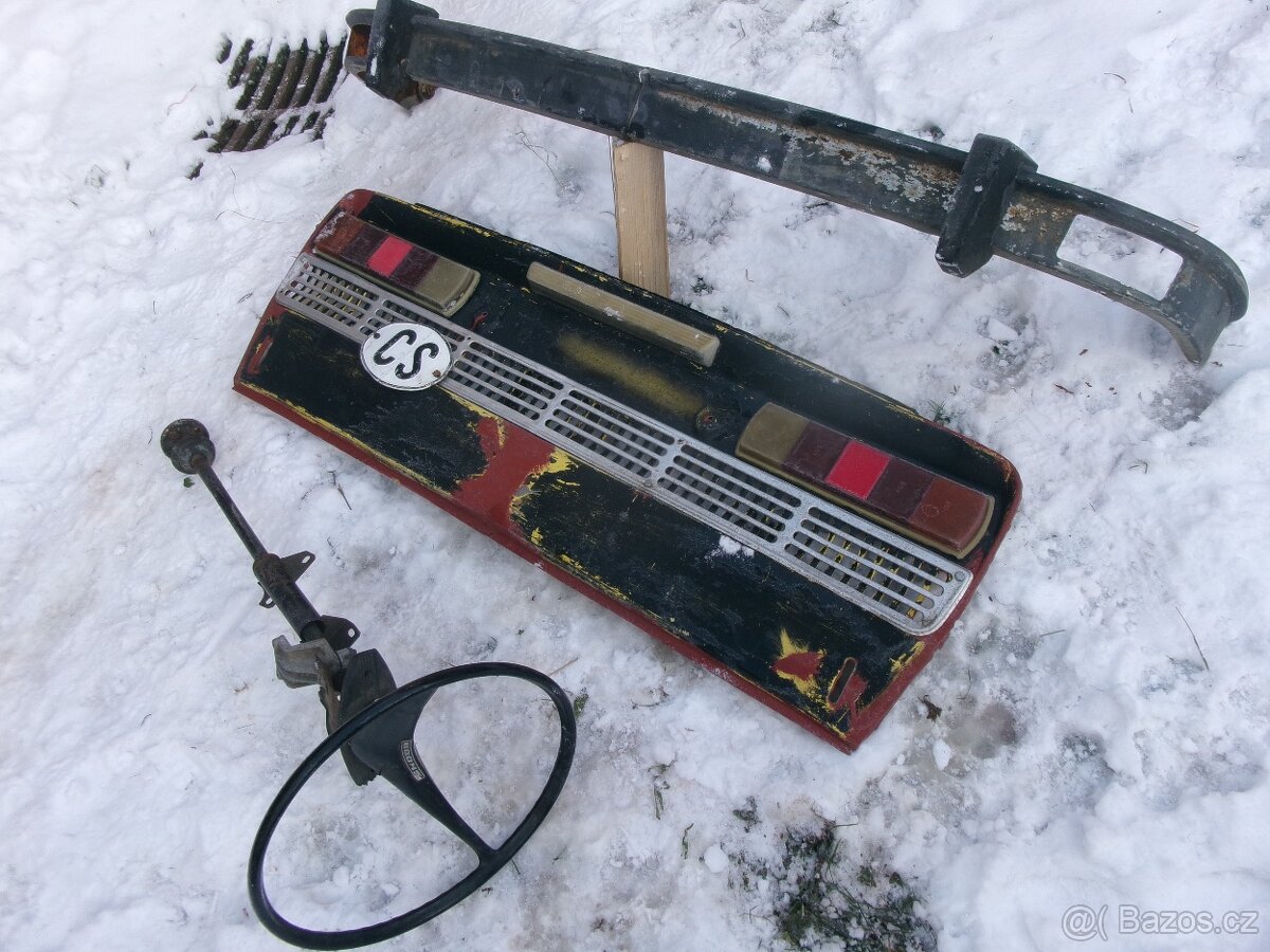 Prodám nádrže na moto a díly na Škoda 100, zadní čelo a zadn