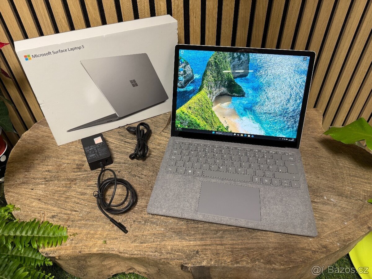 Microsoft Surface Laptop 5 - 13.5", 8GB RAM, 256GB SSD