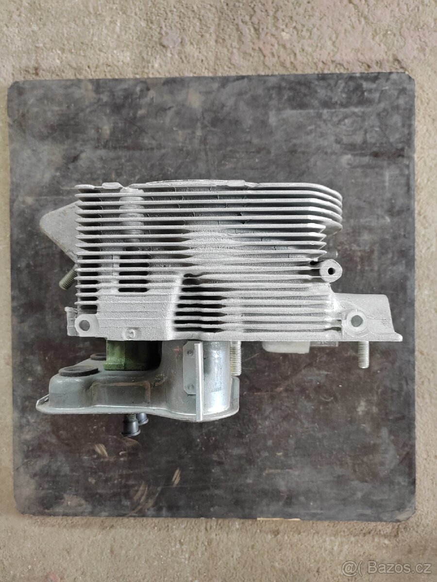 Bedna s díly na náklaďáky