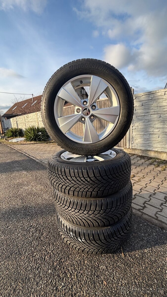 Originál alu Škoda Octavia 3 a 4 New Velorum R16, 90% vzorku