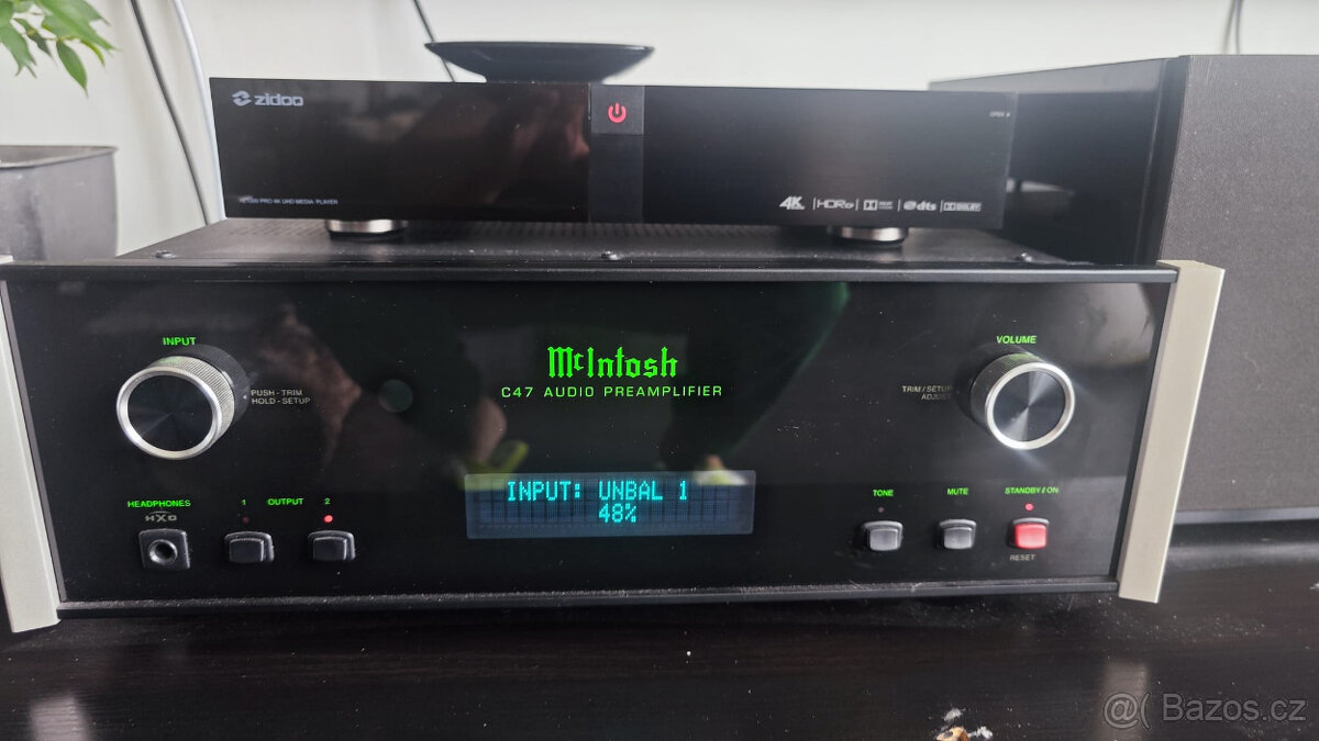 McIntosh C47: Stereofonní předzesilovač s D/A převodníkem.