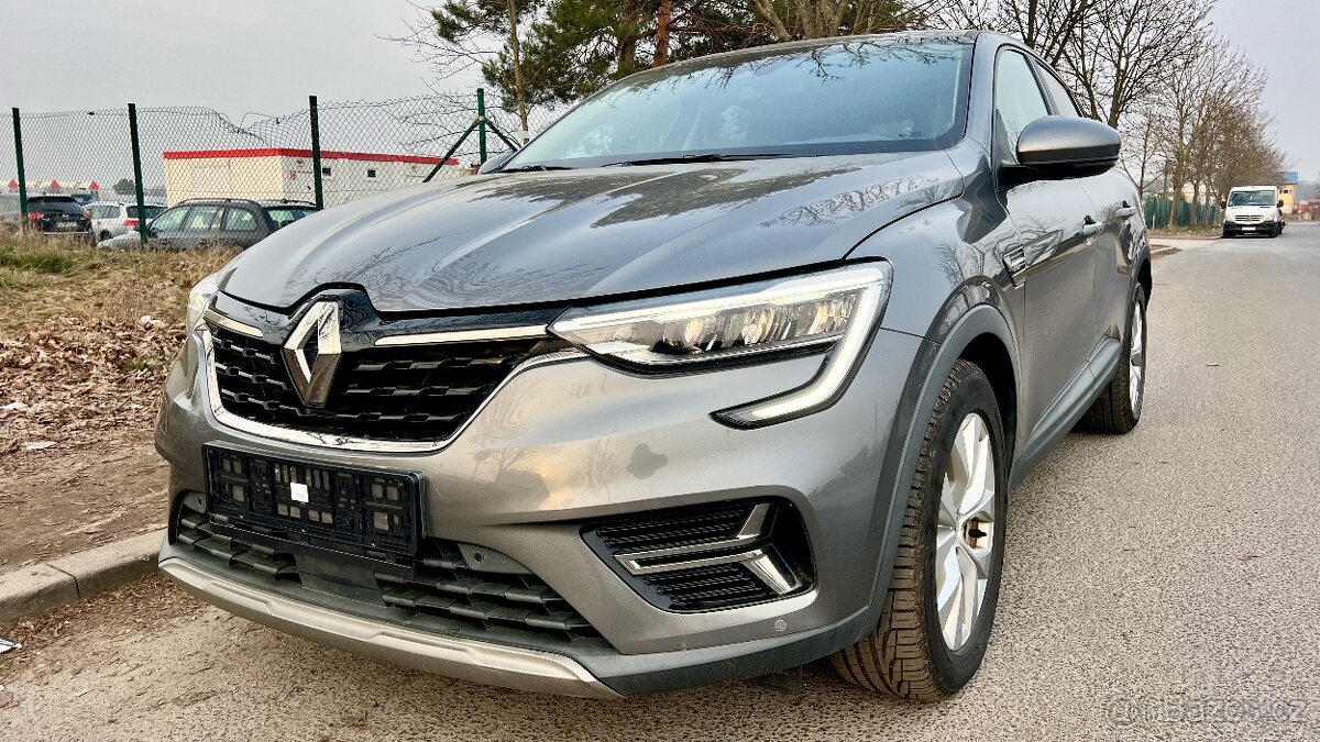 HYBRID R2022 Renault Arkana E-Tech 130t km LED světla LineAs