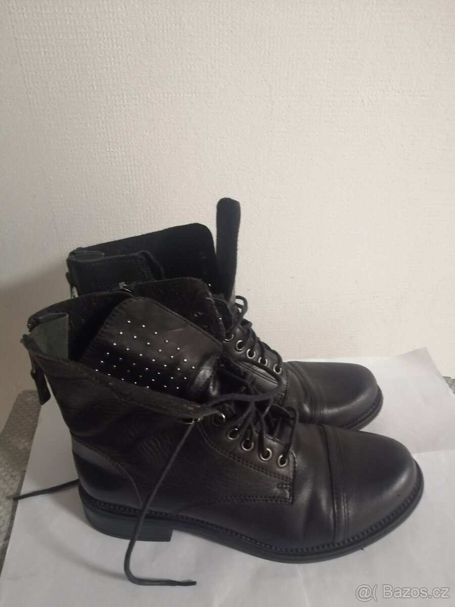 Moderni boty 39