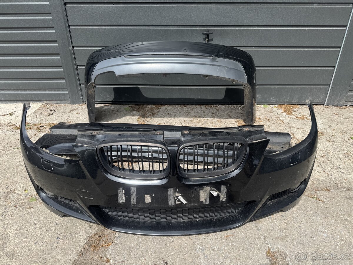 BMW E92 M-Paket set nárazníku blacksaphire