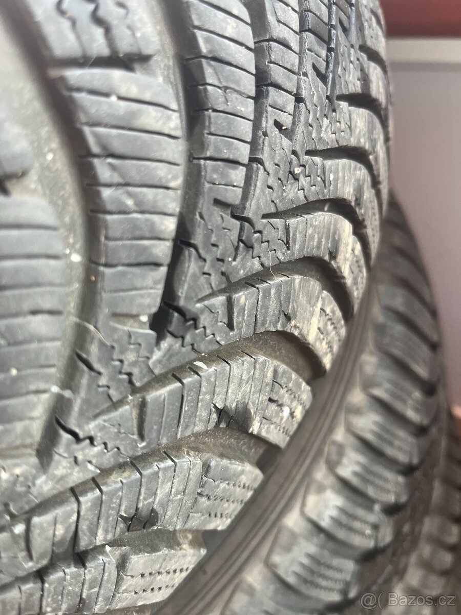 Zánovní Hankook W452 205/55 R16 91 T-ZIMNÍ