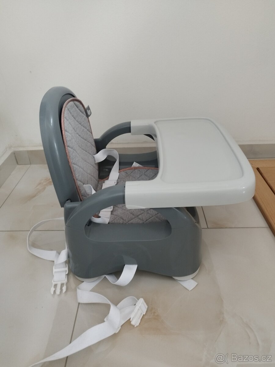 Přenosná jídelní židlička babymoov