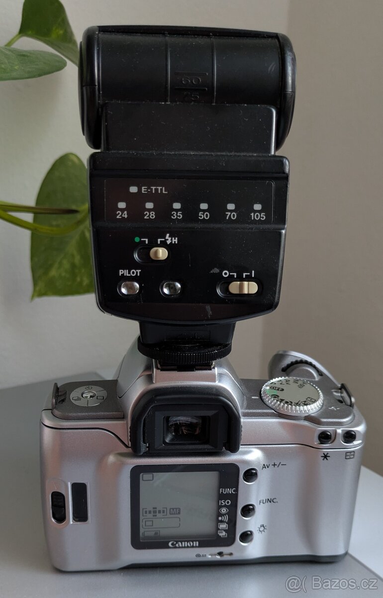 Canon EOS 300V + blesk Canon Speedlite 380EX