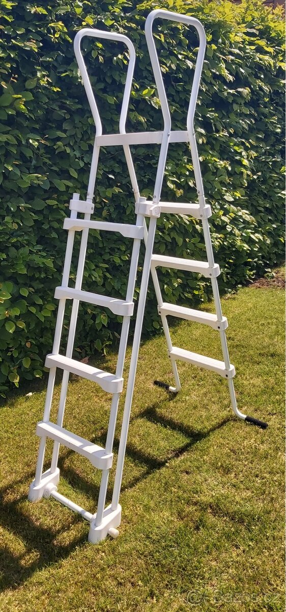 Bazénové schůdky (142 cm)