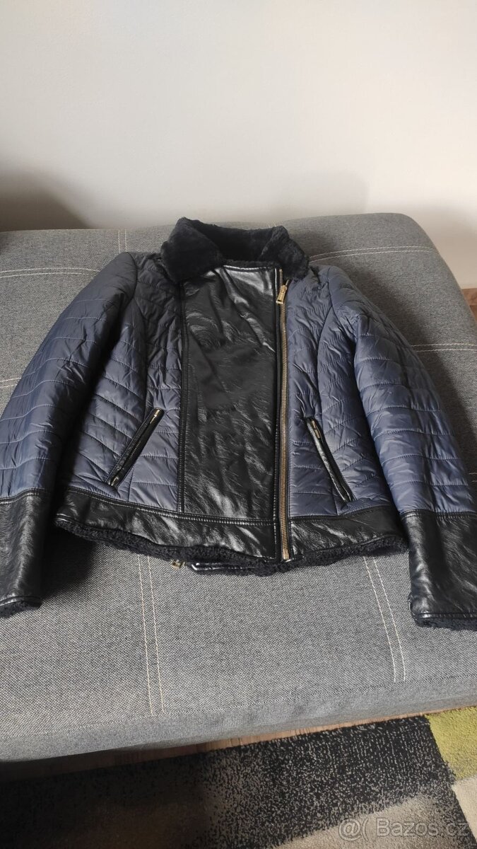 Oboustraná bunda Guess.vel XS