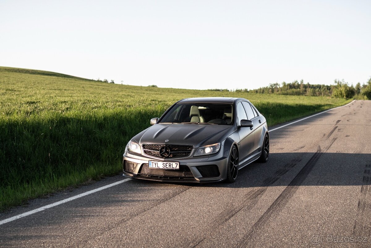 Mercedes-Benz C 63 AMG W204 WIDEBODY 379 kW 2009