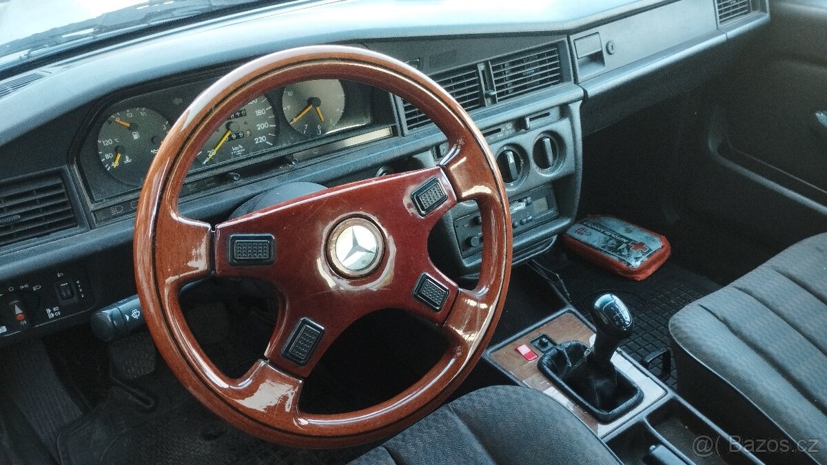 Volant dřevěný Rarita w201 babybenz