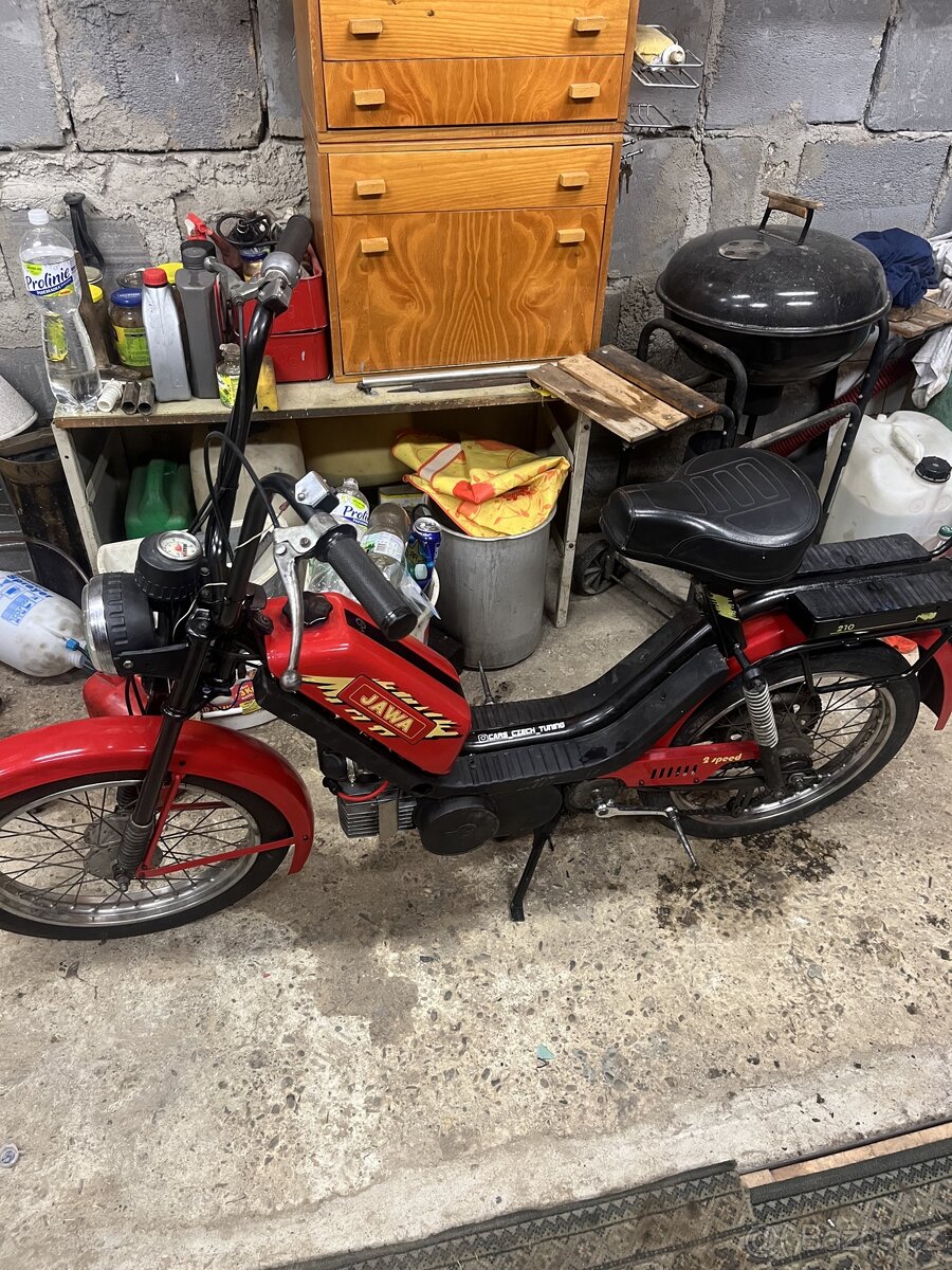 Prodám babettu 210 po GO s Dellorto 14.12