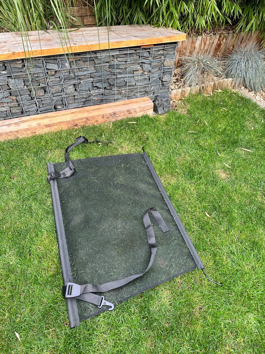 Dělící síť (škoda Karoq)