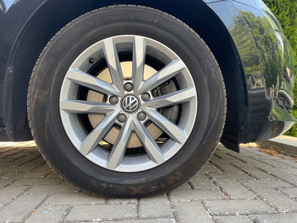 SDU KOL VW model Sepang z Passata B8.