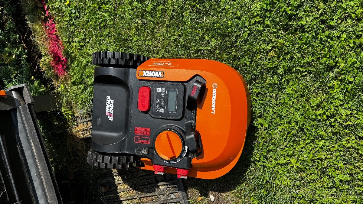 Prodám robotickou sekačku Worx Landroid M 700 + laserové oči