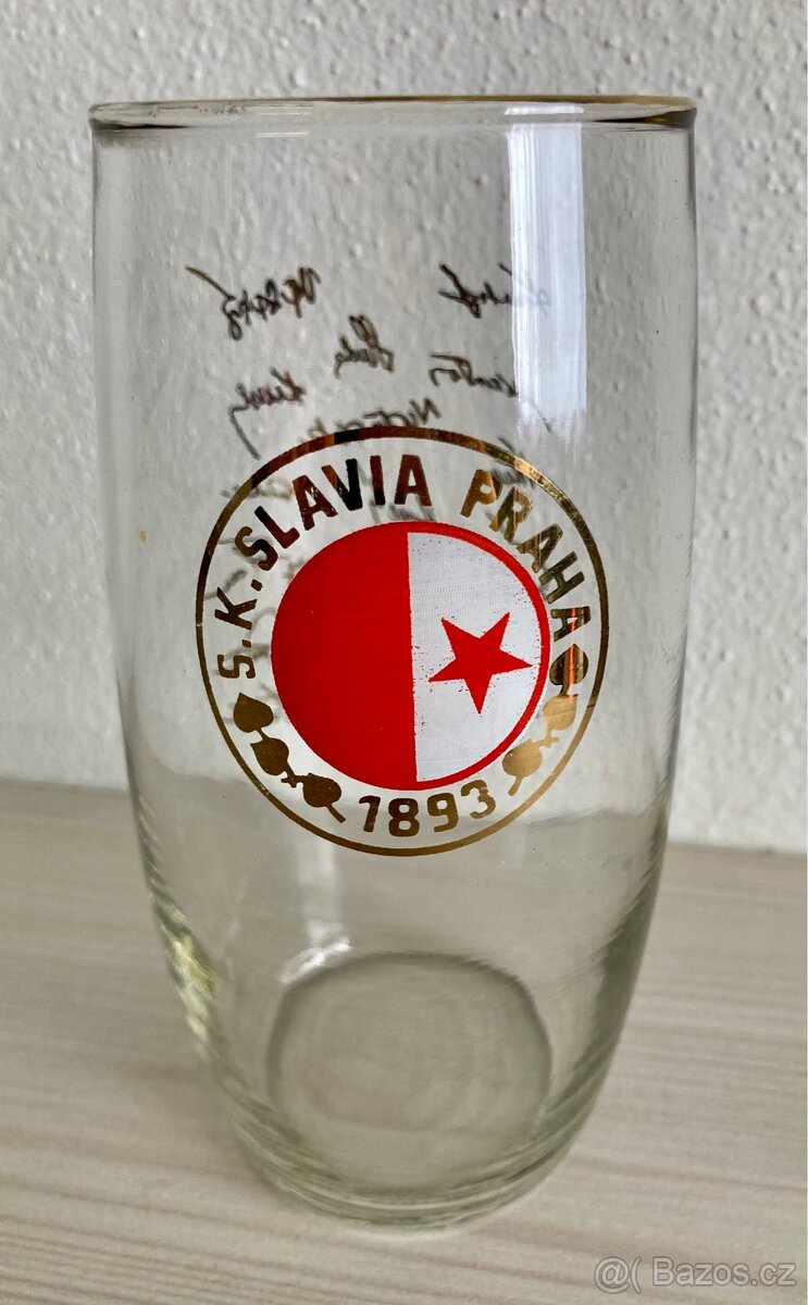 Sklenička Slavia Praha - s podpisy