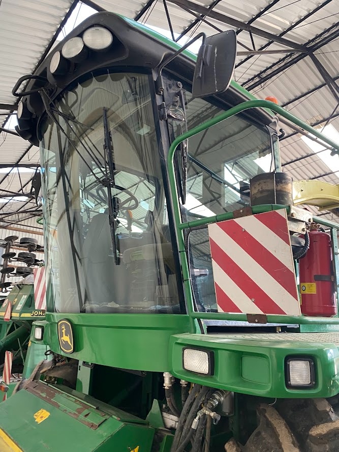 Řezačka JD 7380