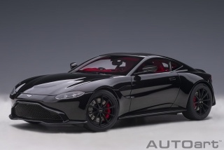 Modely autoart 1:18
