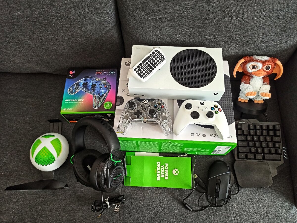 Prodám herní konzoli Xbox Series S s 500GB diskem a přísluše