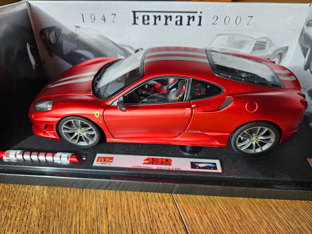 Ferrari F430 Scuderia 1/18 Hotwheels Elite