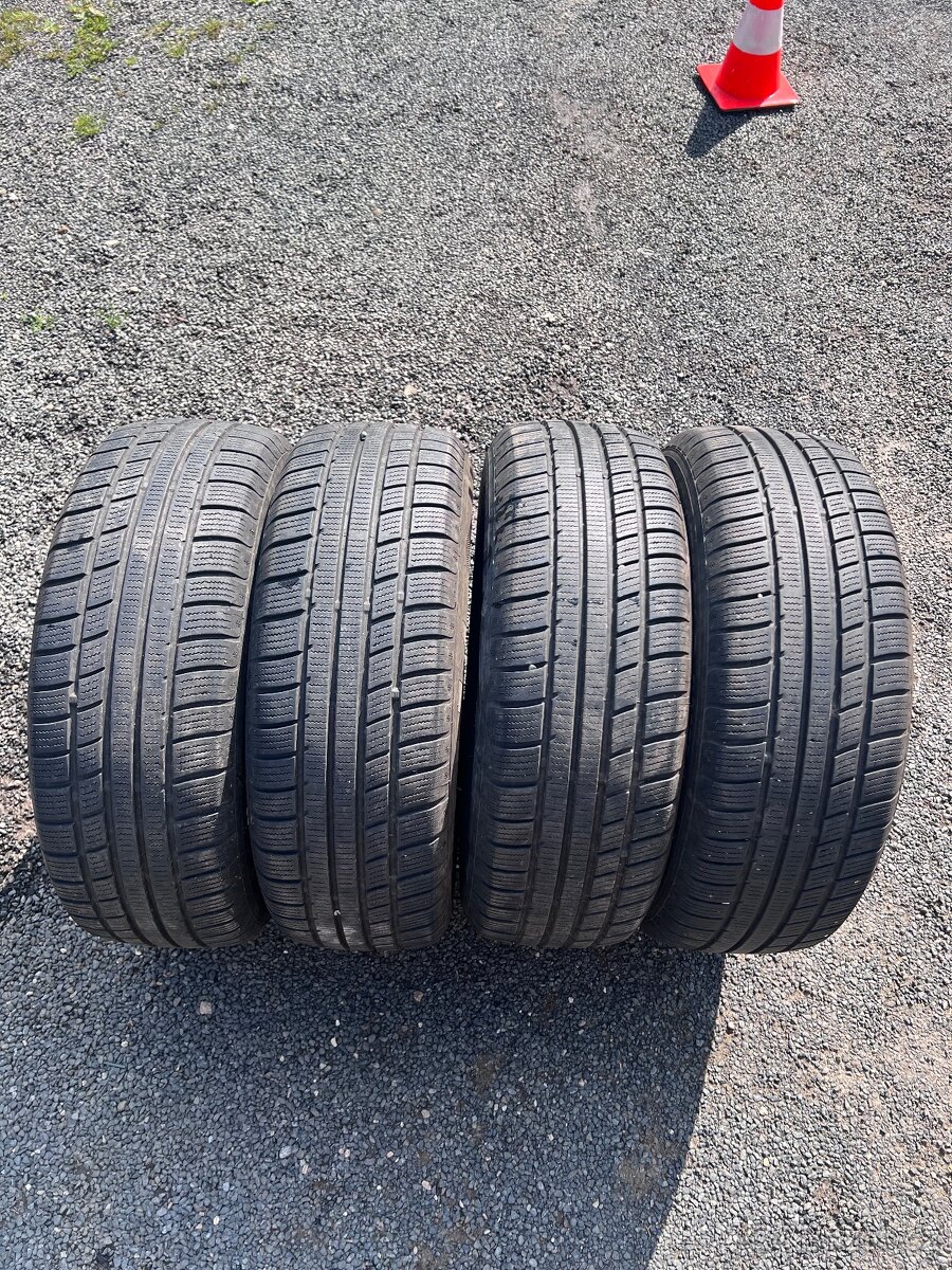 Zimní 215/65 R16 TOMKET 6-7mm