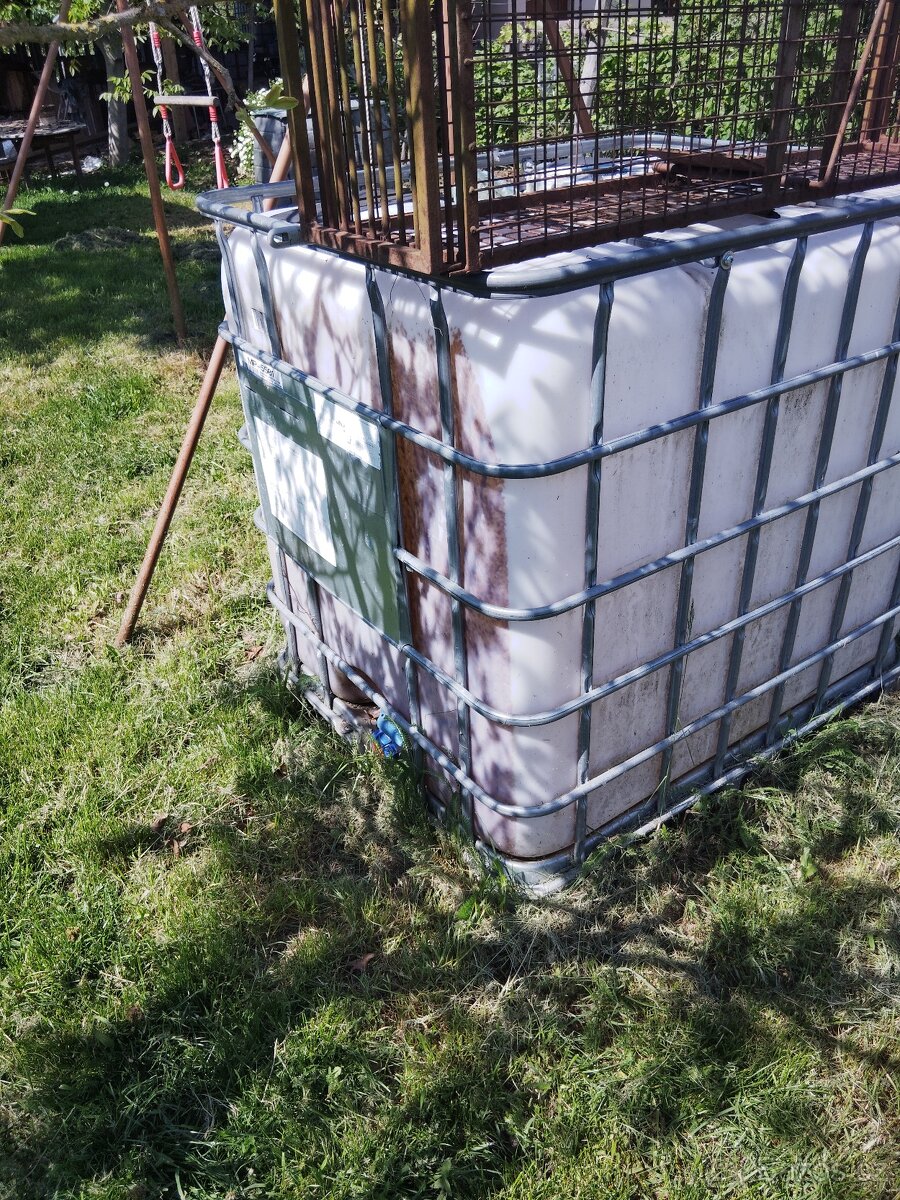 Ibc kontejner nádrž 1000 l