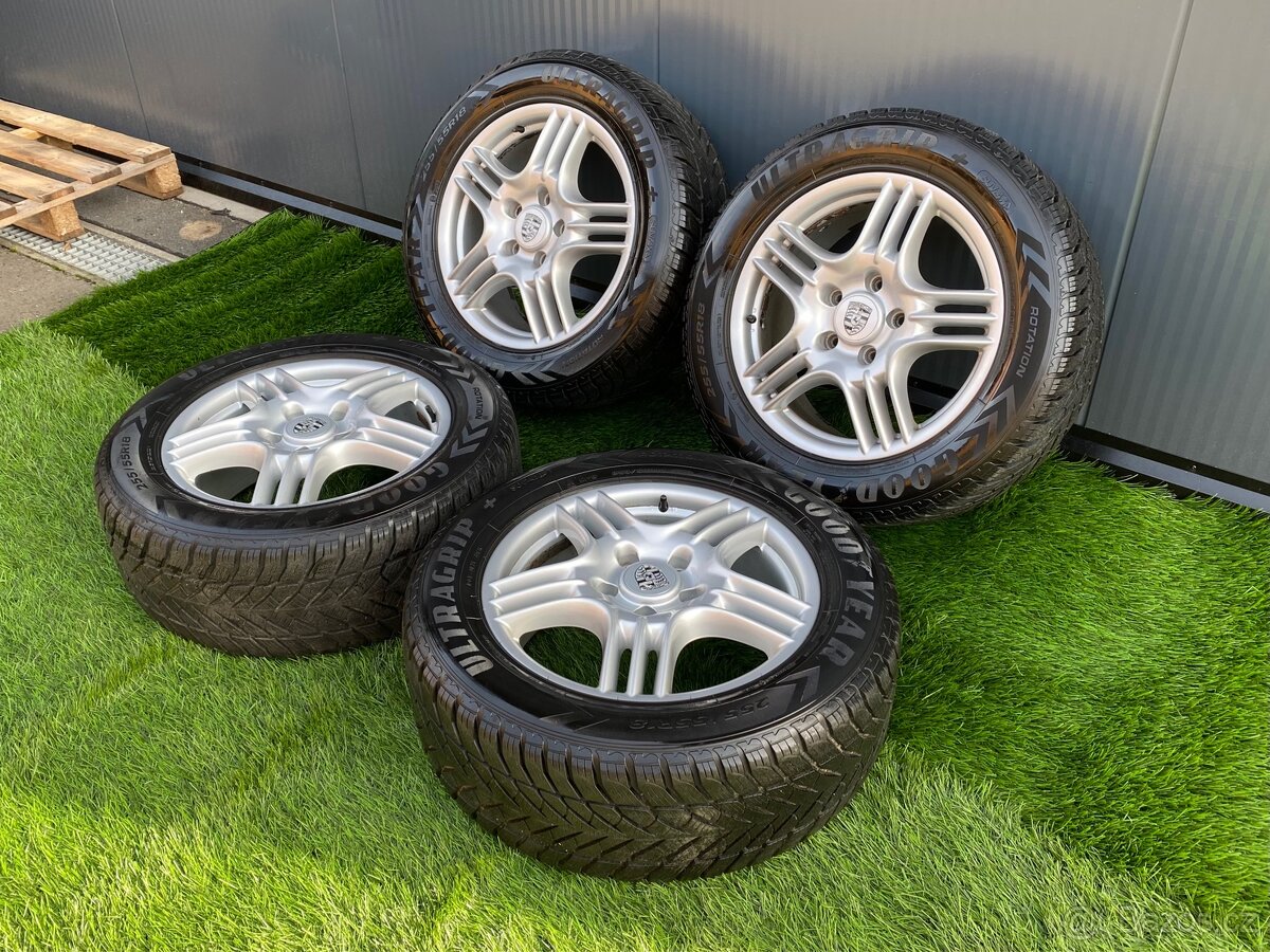 Porsche Cayenne kola