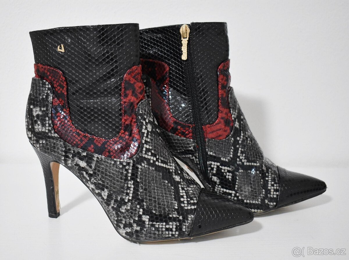 Dámské kotníkové boty na podpatku, vel. 39