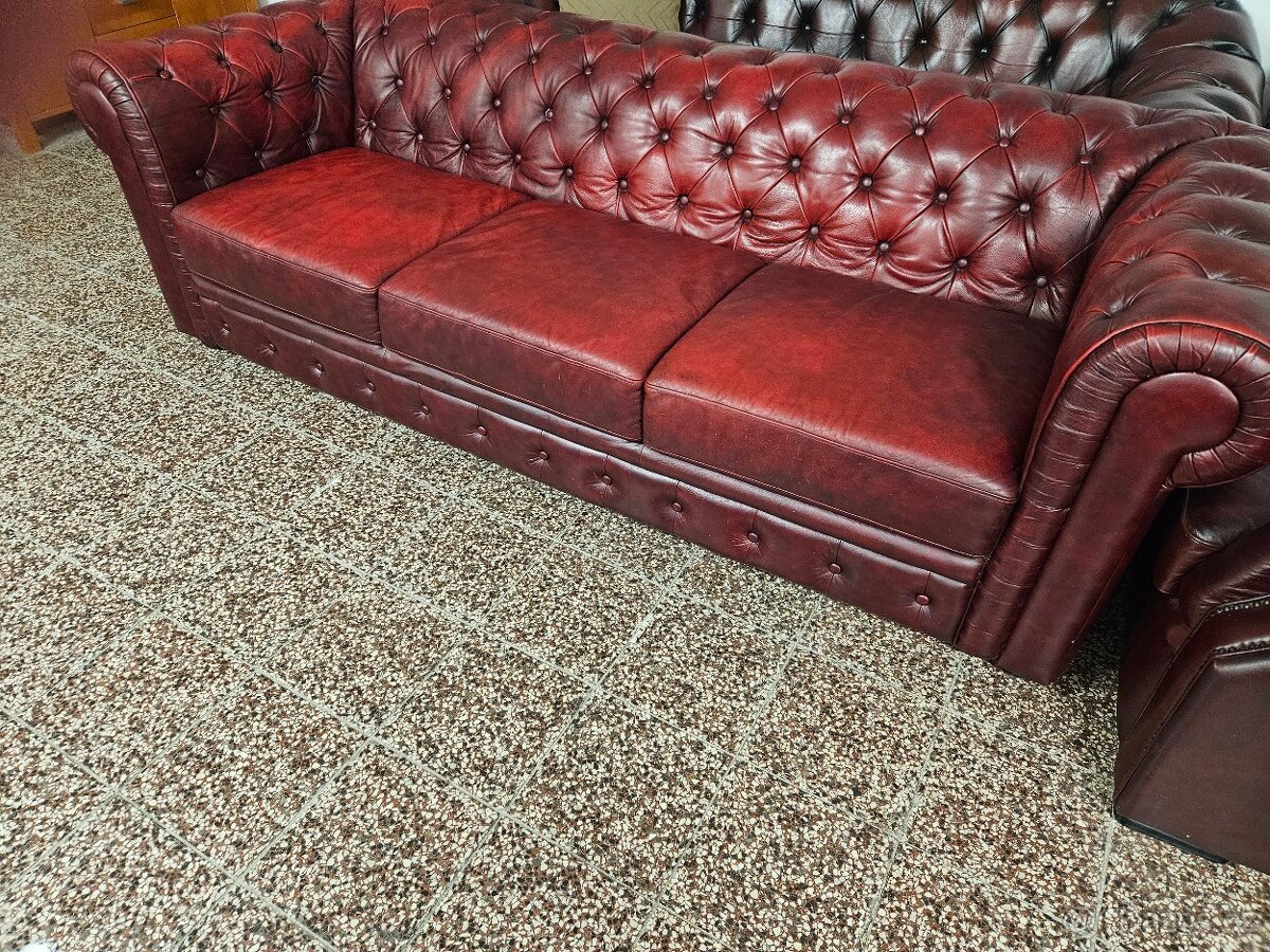 CHESTERFIELD ŠTÝL,BORDOVOČERVENÁ KOŽENÁ SEDAČKA 3+1+1