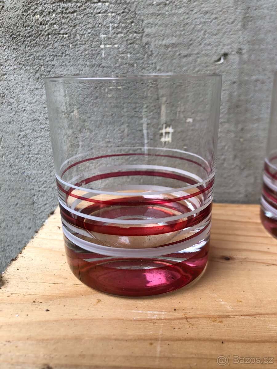 Růžové skleničky