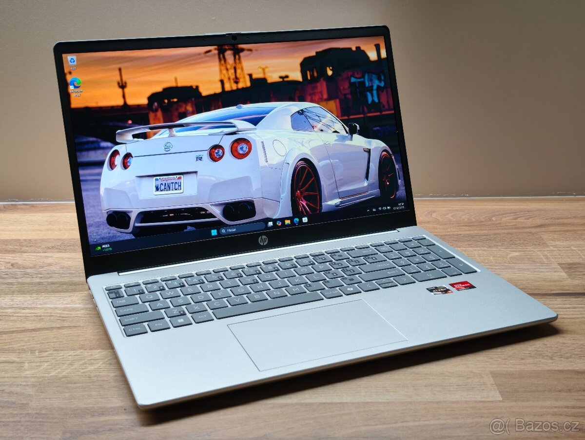 15,6" IPS_HP PAVILION 15_R3-5425U_8GB_256GB SSD_AMD