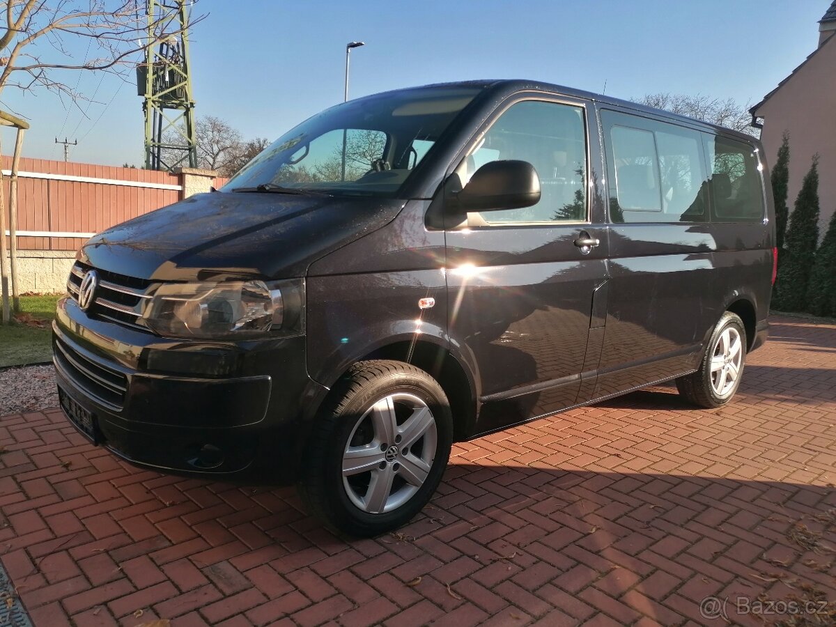 VOLKSWAGEN MULTIVAN T5 2.0TDI 103KW (CAAC) 221TKM 7 MÍST