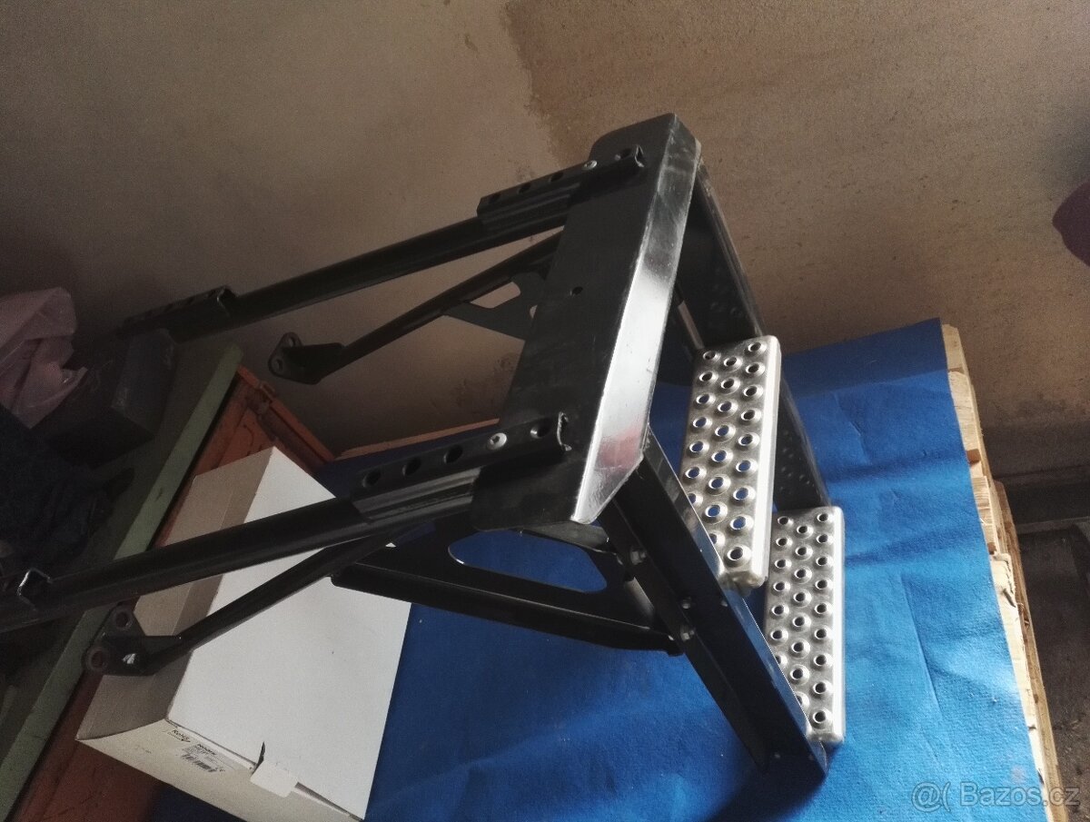 Schůdky na MAN tahac