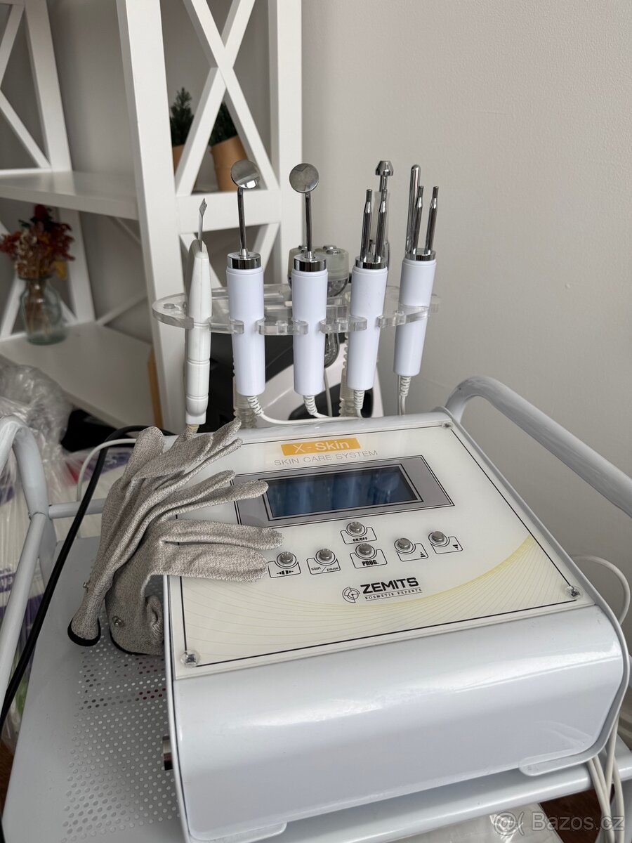 Multifunkční kosmetický přístroj