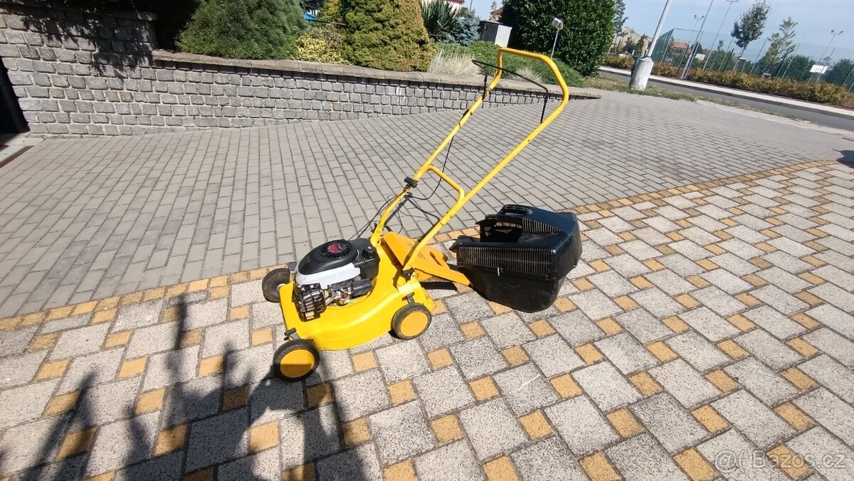 Benzínová sekačka